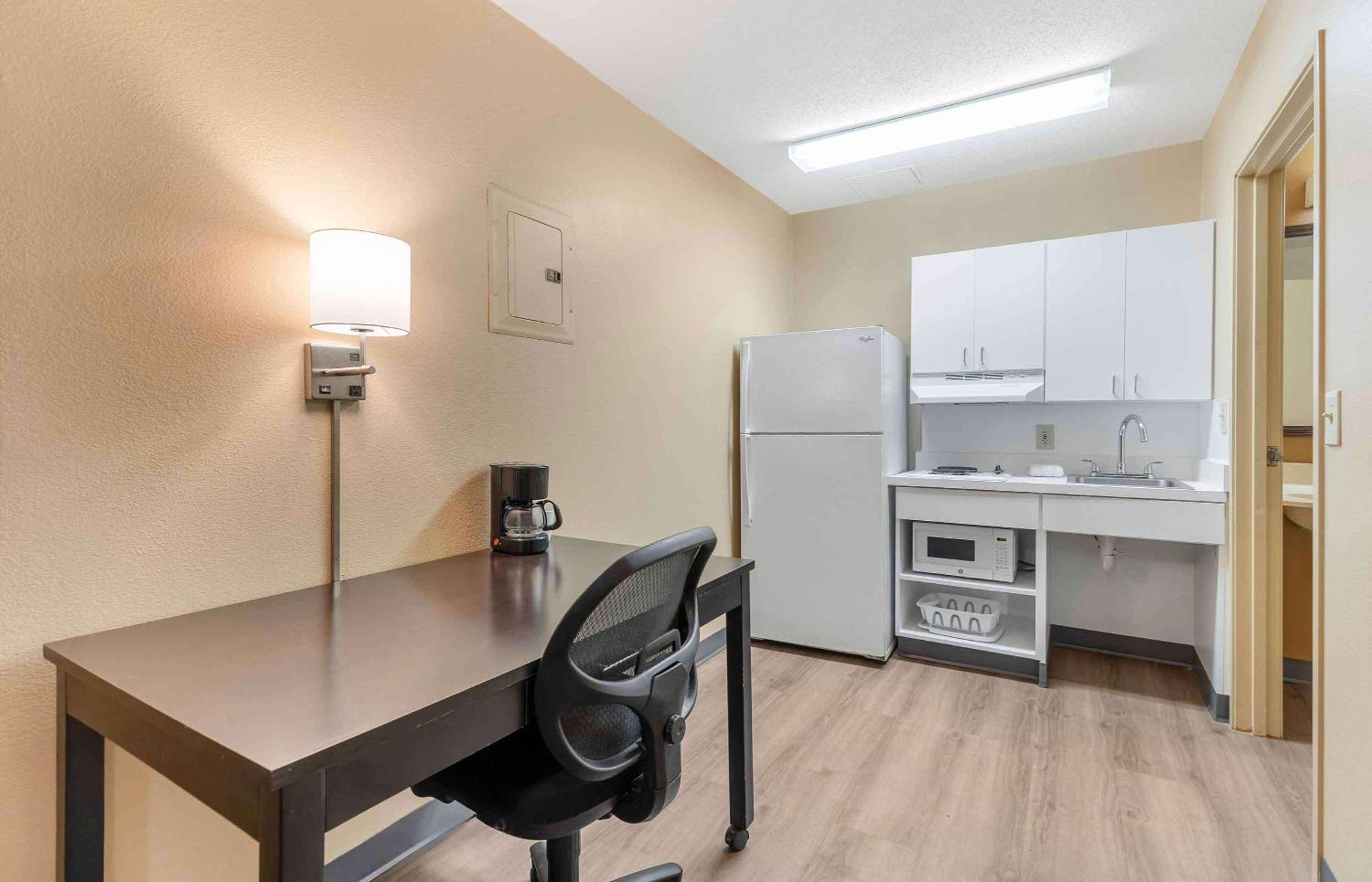 Extended Stay America Suites - St Louis - Westport - E Lackland Rd Maryland Heights Eksteriør billede