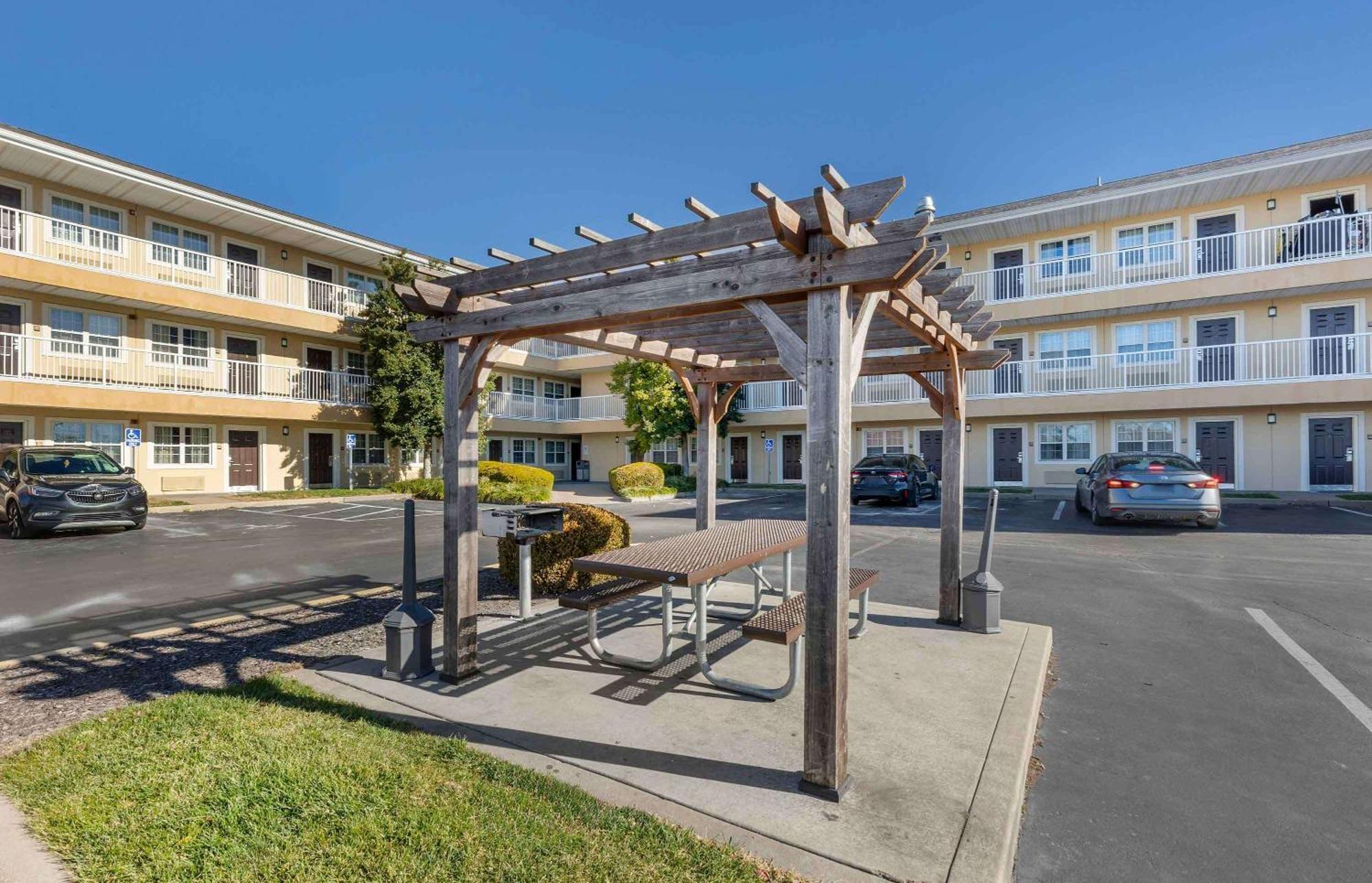 Extended Stay America Suites - St Louis - Westport - E Lackland Rd Maryland Heights Eksteriør billede